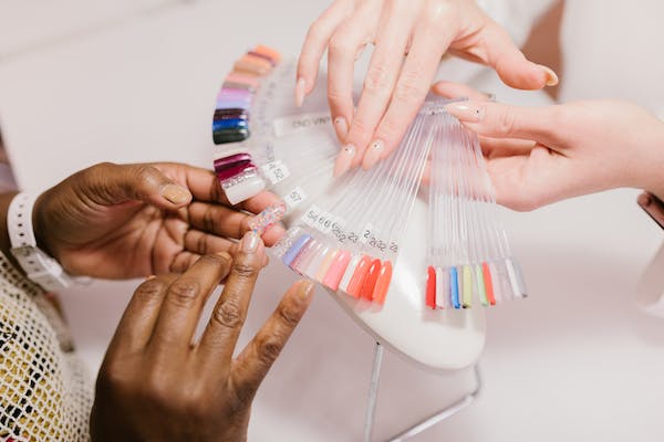 Are you tired of searching for the perfect nail salon in Abu Dhabi? Look no further! Whether you're a resident or just visiting this vibrant city, finding the best nail salon can be a daunting task. With so many options to choose from, it's easy to feel overwhelmed. But fear not, we've got you covered. In this article, we'll take you on a journey through the top nail salons in Abu Dhabi, where luxury meets expertise and creativity knows no bounds. Best Nail Salons In Abu Dhabi